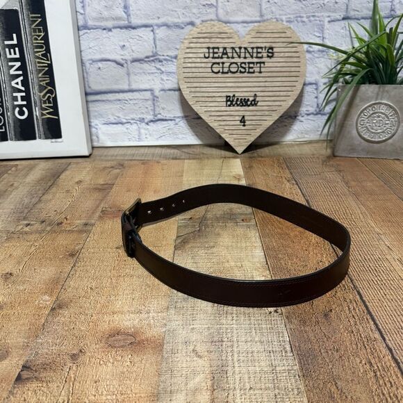 CARHARTT MENS LEATHER ENGRAVED BUCKLE BELT
Size 34 - Picture 4 of 14